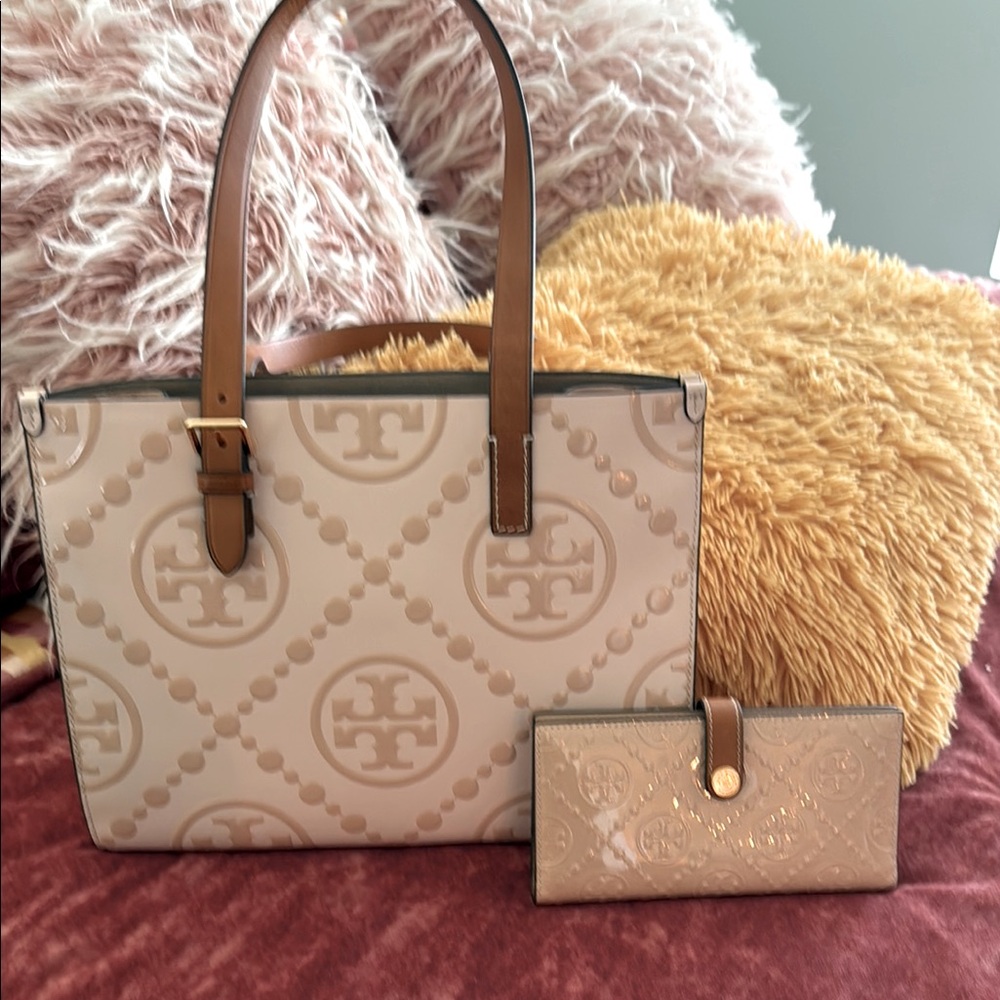 Tory Burch Cream and Tan Tote Bag NWT
